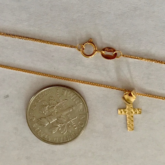 Real 18K gold Necklace with Cross pendant - Picture 2 of 4